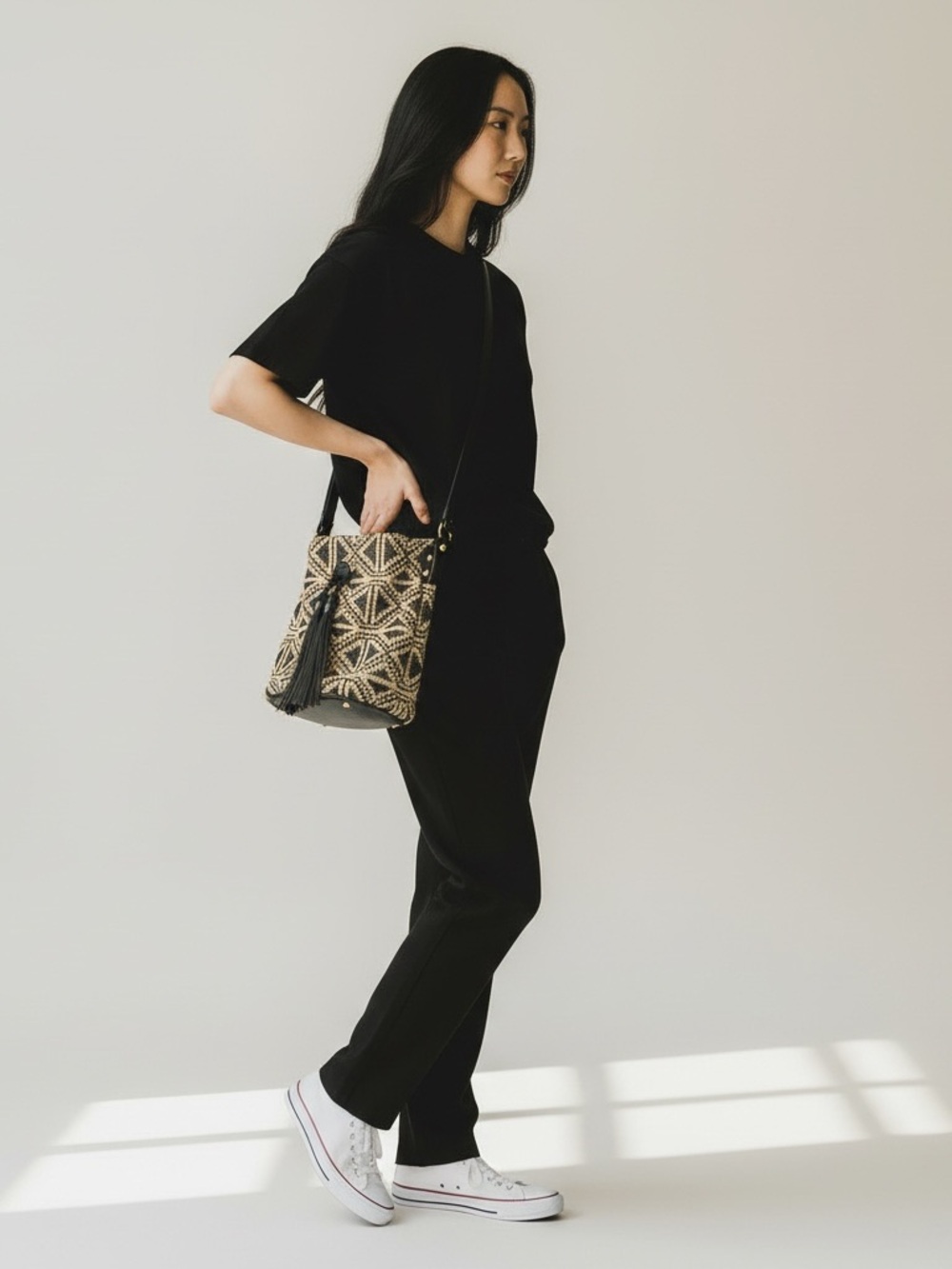 Patricia Nash Otavia Woven Bucket Bag Black Cream Leather Tassel Hobo Purse - Picture 5 of 8